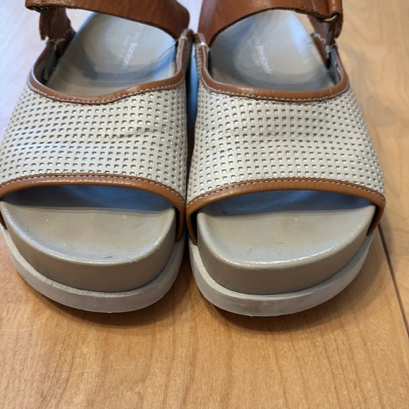 Patrizia Bonfanti cream and brown sandal with Velcro close ankle strap. Size 8.5 - Picture 2 of 10